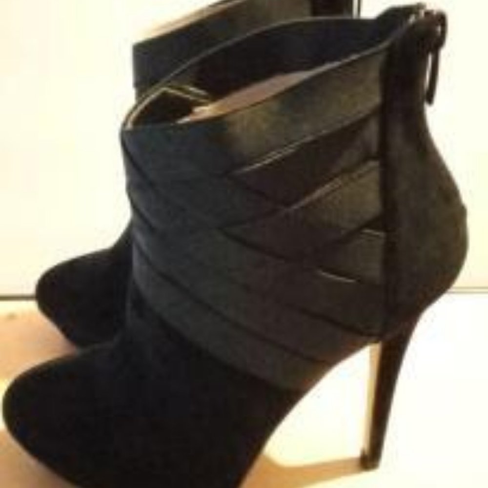 Shoe - Picture 2 of 4